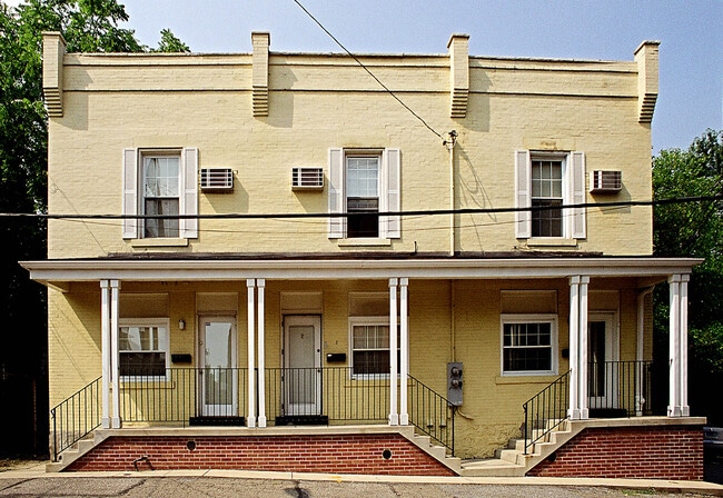 Building Photo - 3 Rosary Way