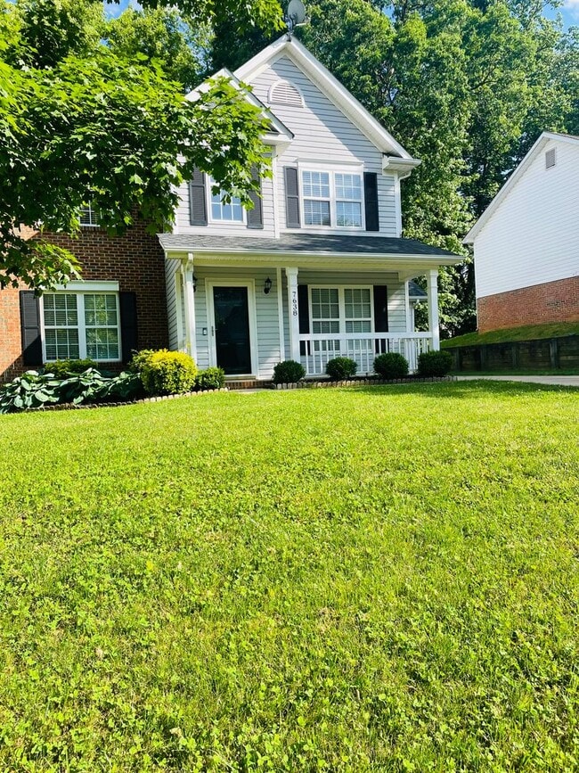 Building Photo - Coming Soon! Lovely 3 Bedroom Spacious 2 S... Rental