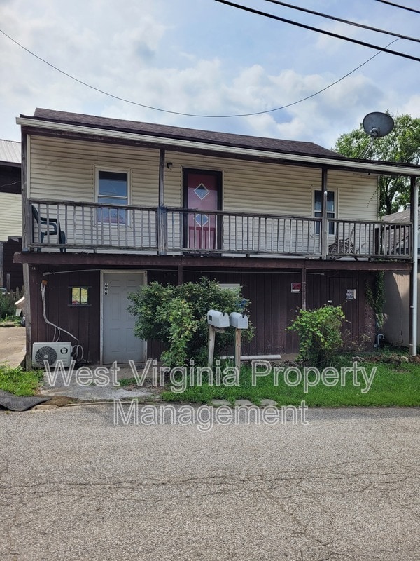Photo - 606 21st St W Unit B