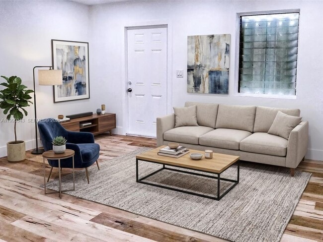 Building Photo - 142 NE 56th St Unit B