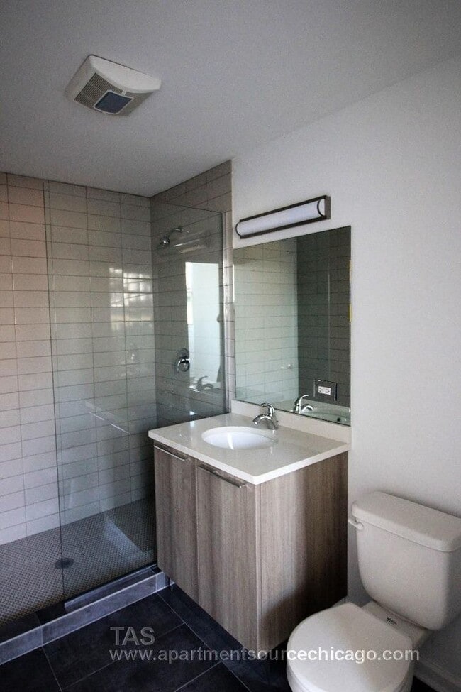 Photo - TRULY AMAZING Loft-style condo-quality 3 Bed/2 ba IN UNIT LAUNDRY Unit 206