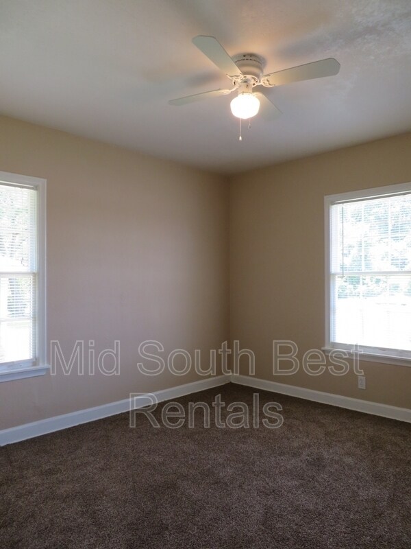 Photo - 2676 James Rd