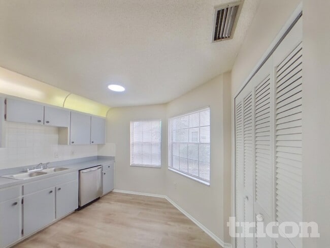 Photo - 1203 70th Dr E