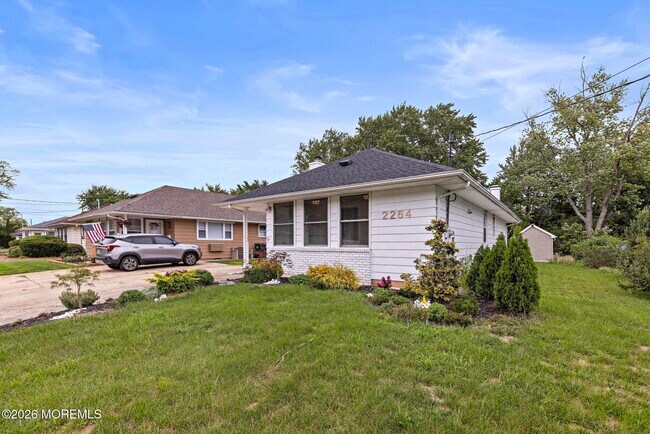 Photo - 2264 Hovsons Blvd