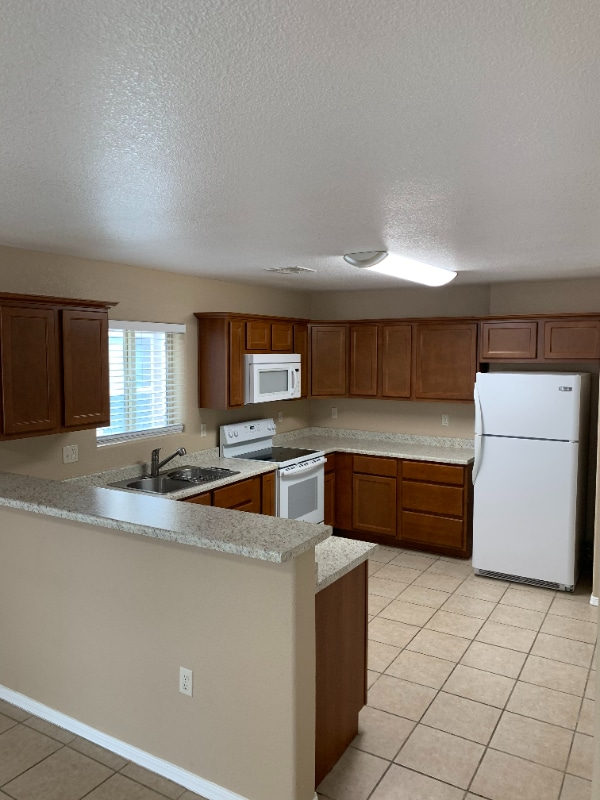 Photo - 6345 Reynolds Dr Unit B-5