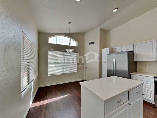 Photo - 1272 W Lark Dr