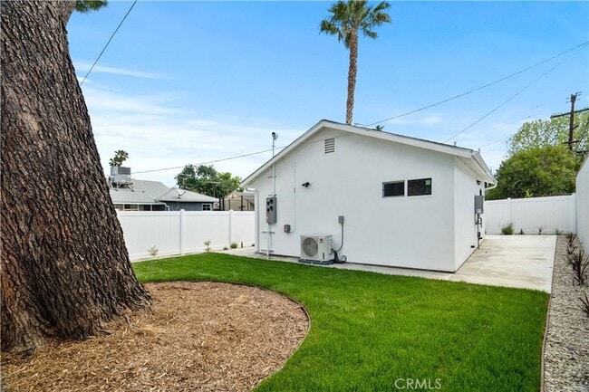 Photo - 18924 Sylvan St