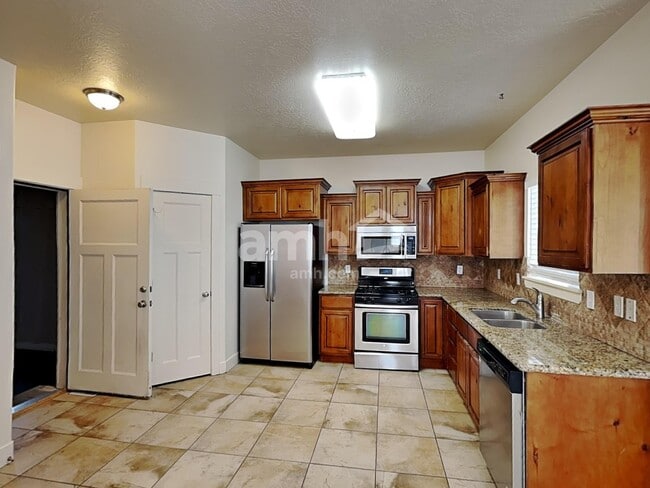 Photo - 4792 Addison Ave