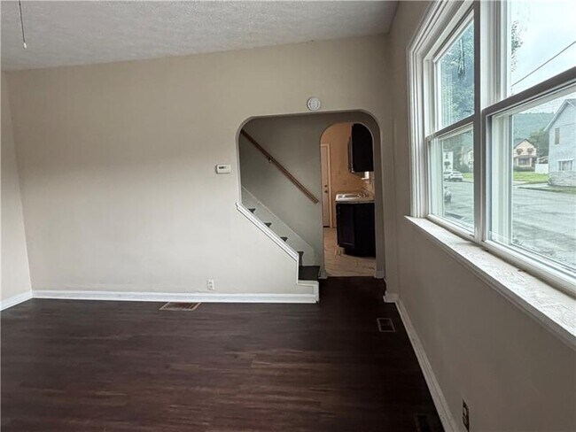 Photo - 1700 5th Ave