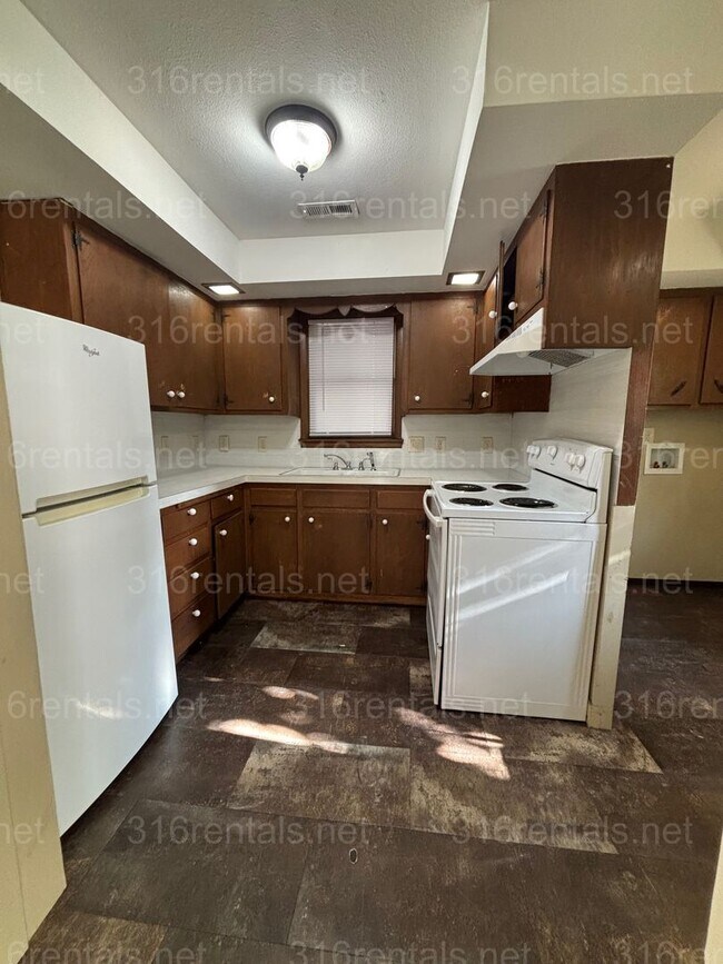 Photo - 512 Benton Ave