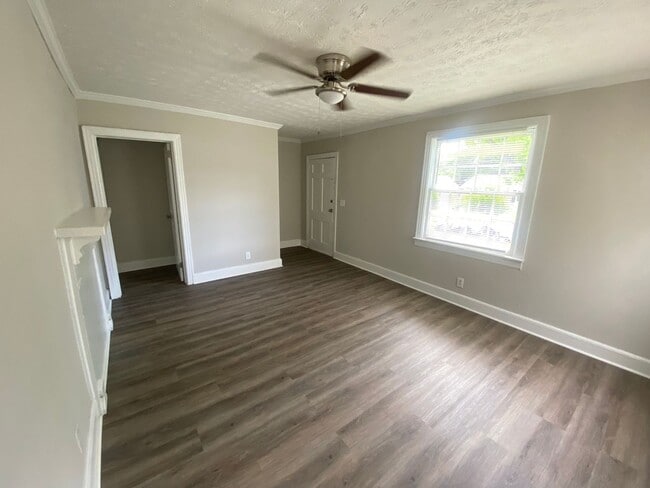Photo - **AVAILABLE NOW**2 Bedroom / 1 Bathroom **Plus Bonus Room**Home for Rent in Midtown Columbus, GA***