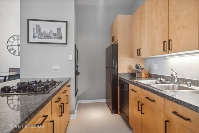 Photo - 700 S Clark St Unit 13D