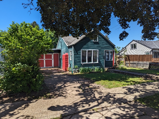 Photo - 2075 Berry St SE