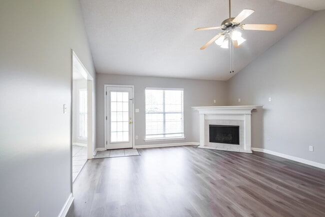 Photo - 6379 Sandbourne E