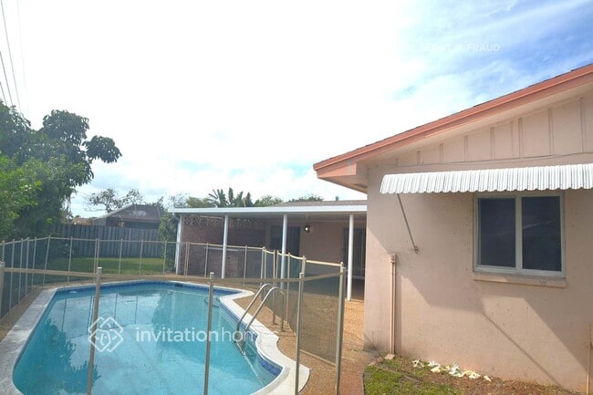 5220 SW 8th Ct