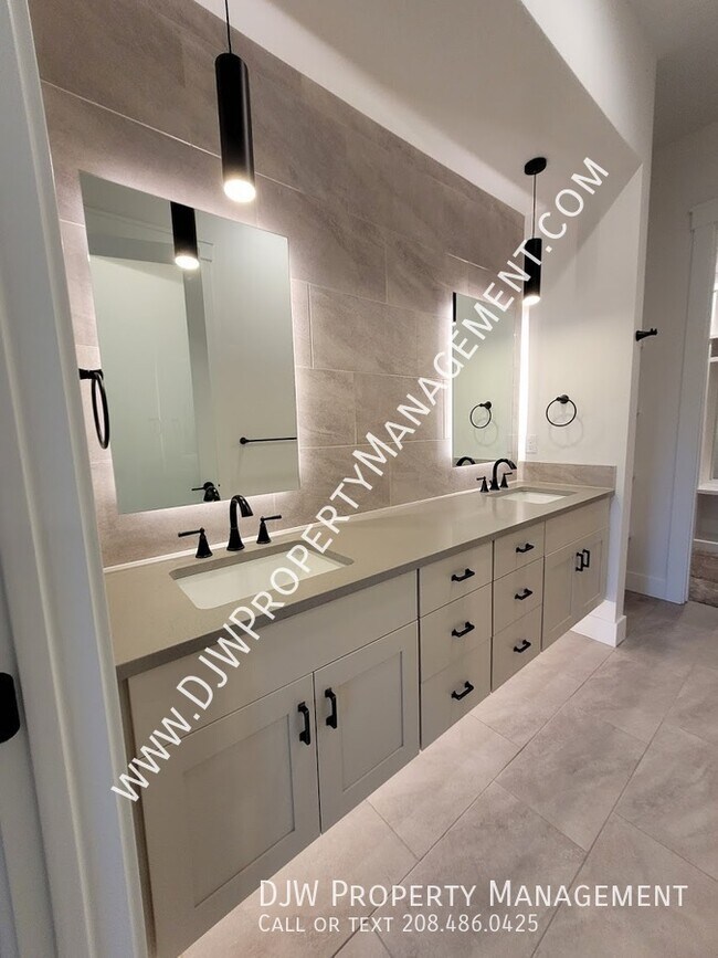 Photo - 4264 W Lovegood Ln