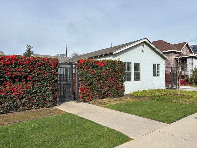 Photo - Park 311-319 Unidad 317 N Park Ave