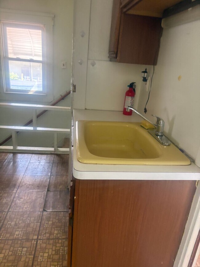 11414 Methyl Ave Unit up