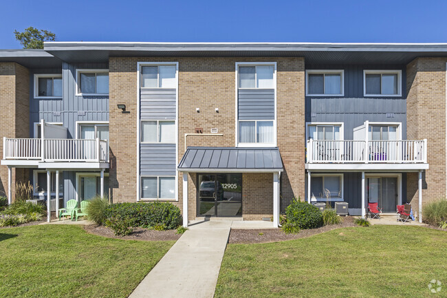 Building Photo - Woodland Apartments