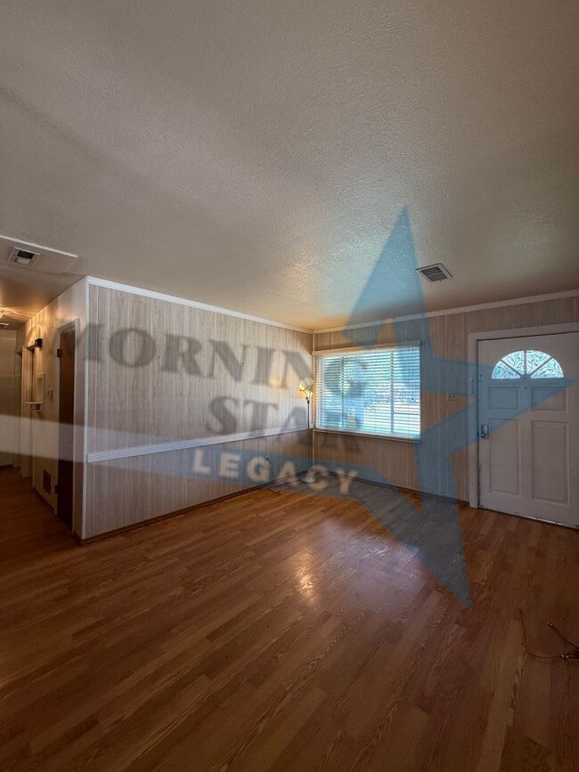 Photo - Cute 3-Bedroom with Large Backyard!