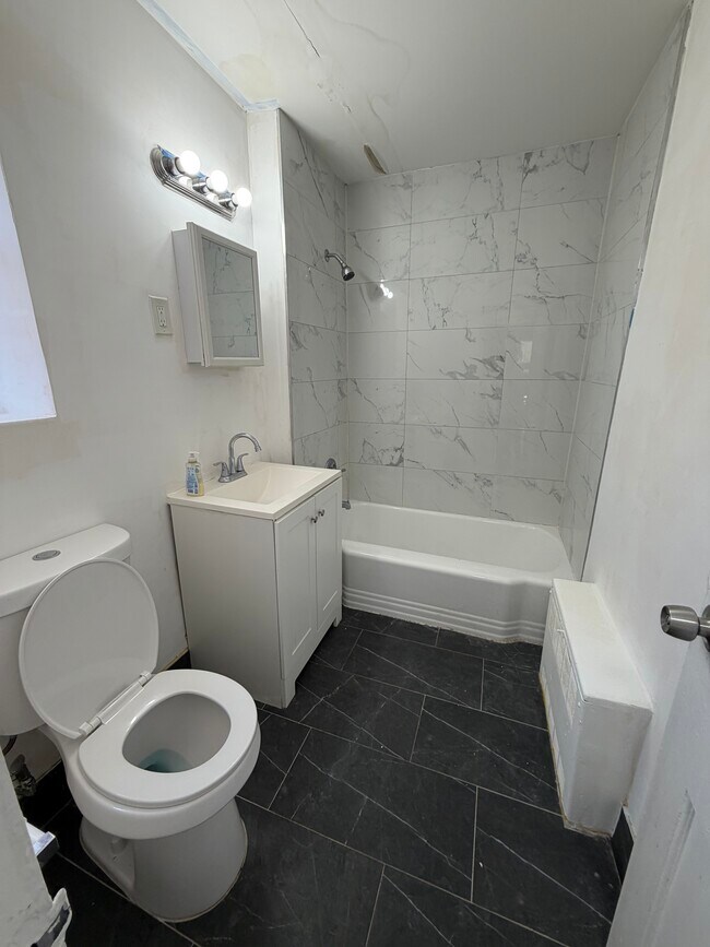 Photo - 676 Park Ave Unidad 30 1A