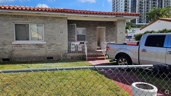Building Photo - 3110 SW 21st Ter Unit 3110 Rental