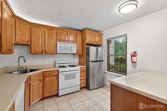 Photo - 134 Pear Tree Ln