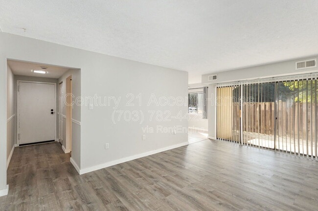 Photo - 609 Center St Unit T1
