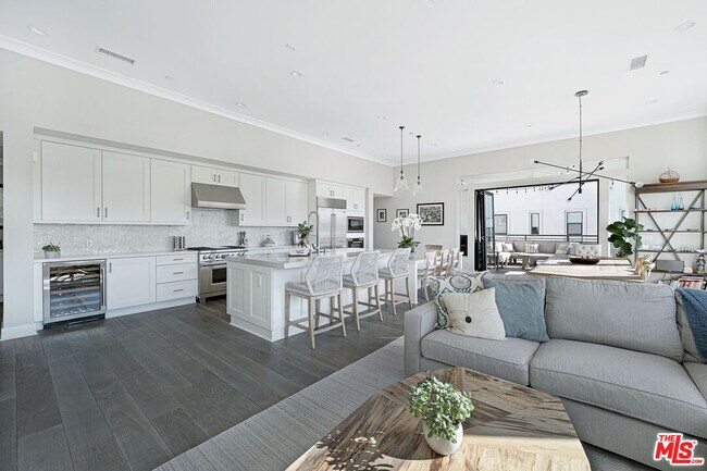 5827 Meadowlark Pl Unit 3