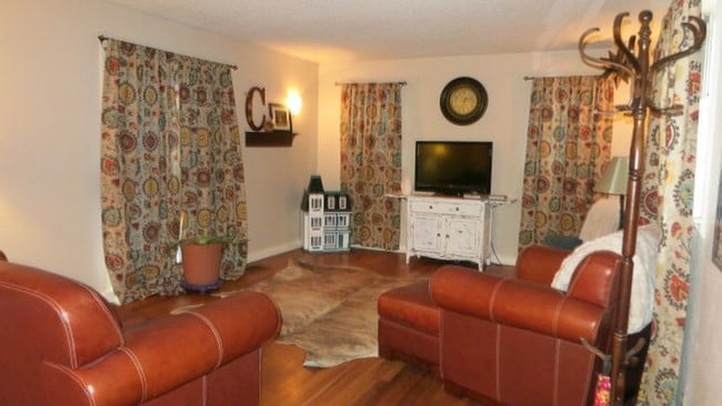 Photo - 1109 E 14th St