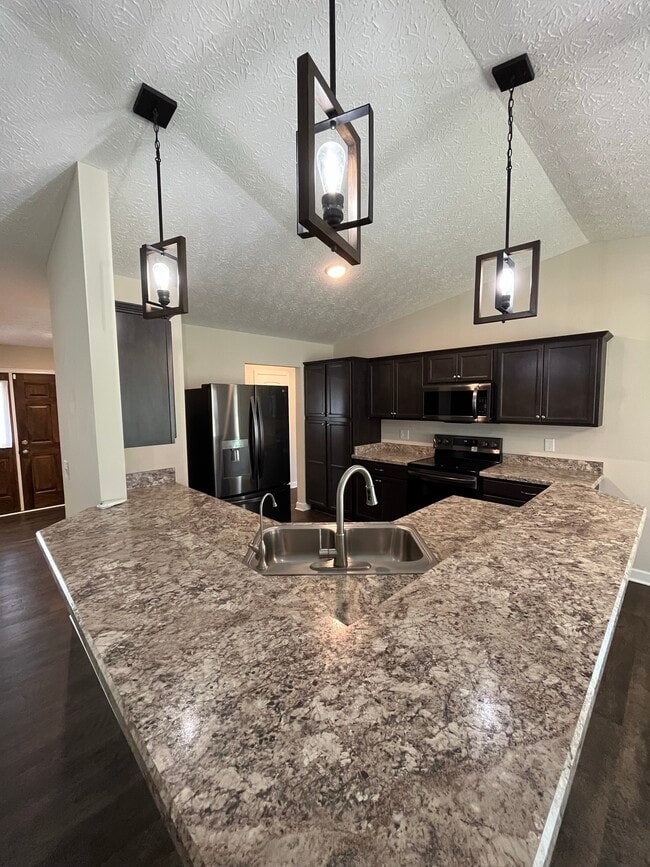 Photo - 17200 OH-739