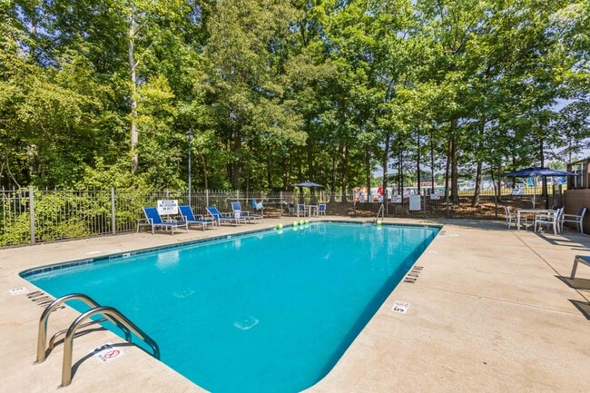 Pool - Summit Village Apartments