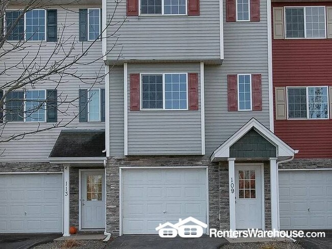 Photo - 109 19th Ave SE