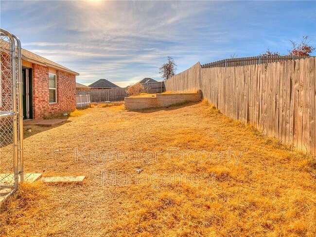 Photo - 805 Hallow Oak Ct