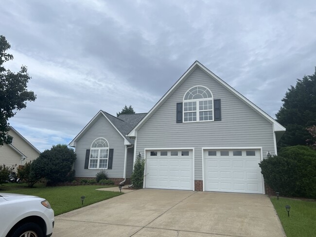 Building Photo - 5617 Shady Pine Ct Rental