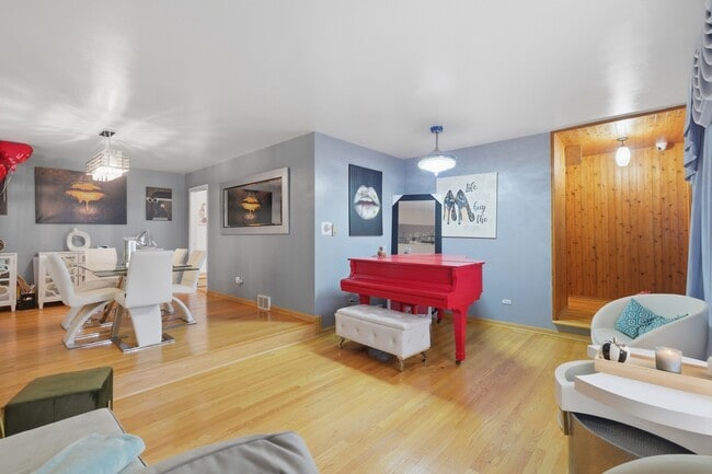 Photo - 9728 S Tripp Ave