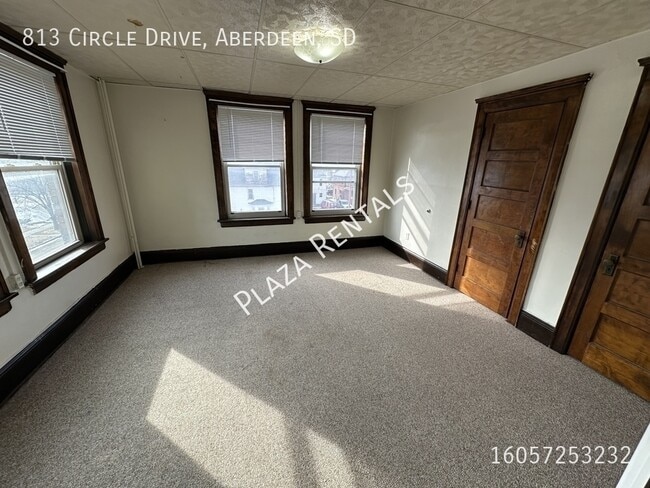 Building Photo - 19 7th Ave SE Unit 303