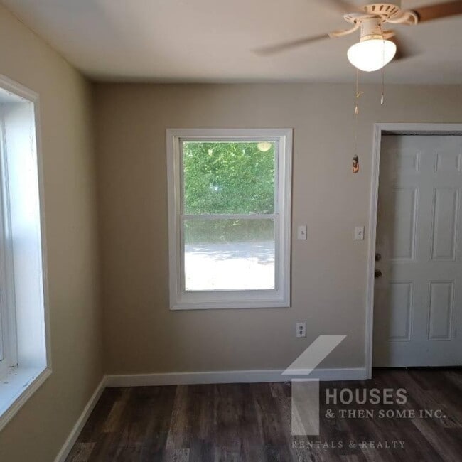 Photo - 120 Owens St