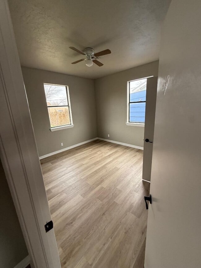 Photo - 2 Bedroom 1 Bathroom Home For Lease