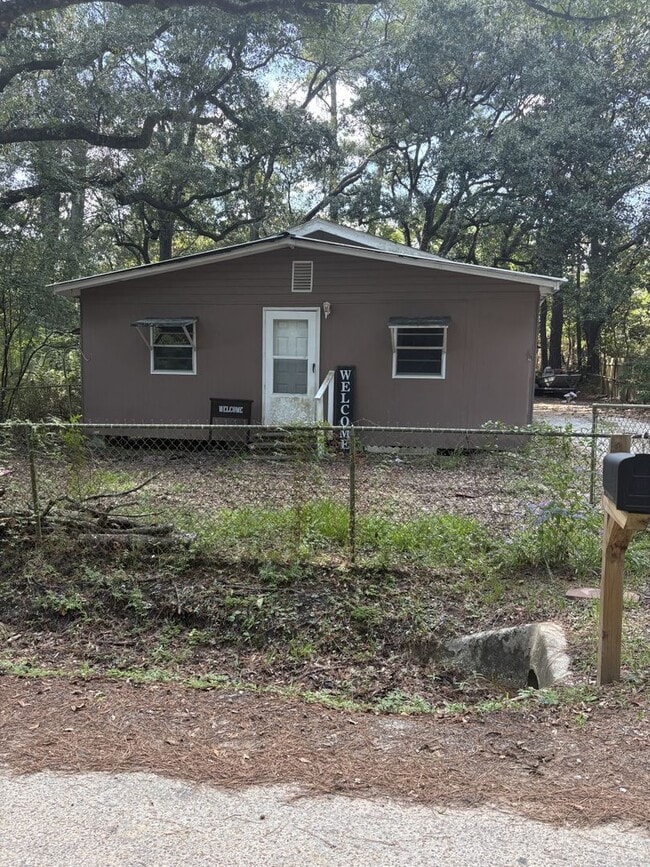 Building Photo - Charming 2 Bedroom, 1 Bath Rental in Bayou...
