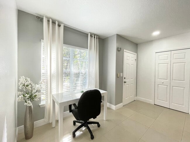 Photo - 4368 S Kirkman Rd Unit 211