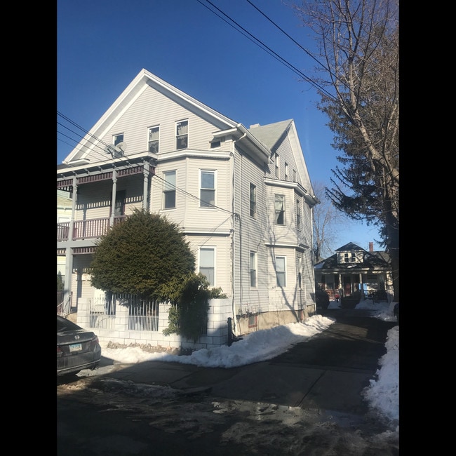 Building Photo - 49 Lisbon St Unit 1 Rental
