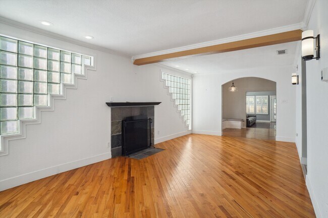 Photo - 2513 Murphy Dr