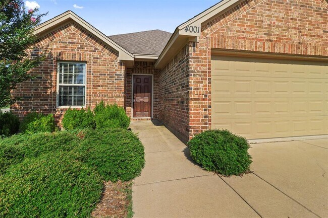 Photo - 4001 Oakwood Cir