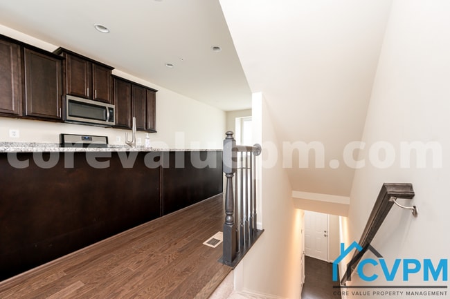 Photo - 1216 Acorn Ln