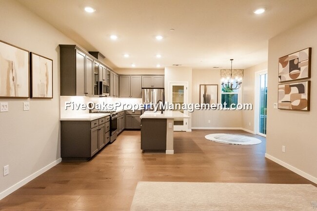 3492 Gallatin Dr