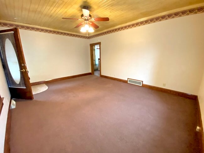 Photo - 837 Parkview St NE Unit 1