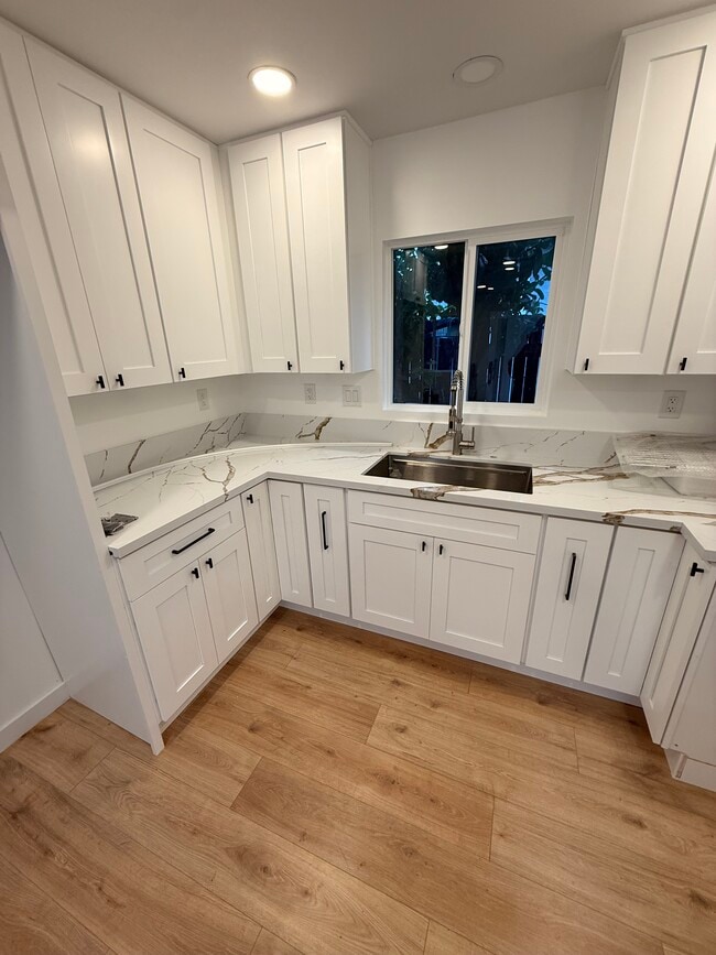 Photo - 8620 Beach St