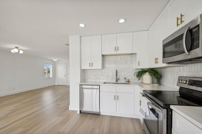 Photo - 6224 Reynolds St