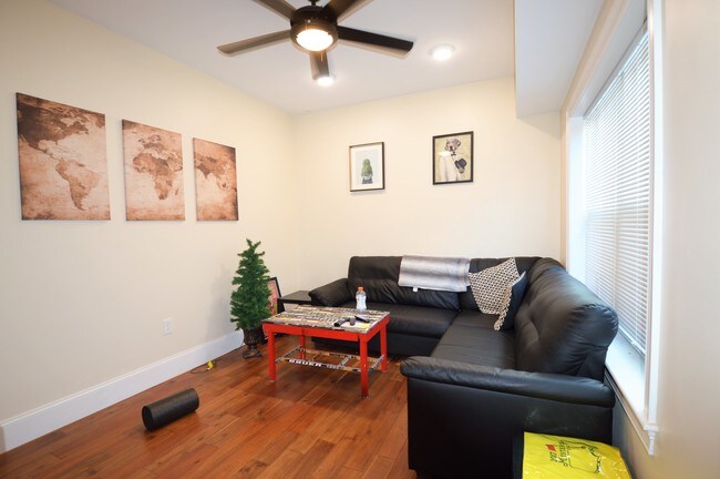 27 Caldwell St Unit 3